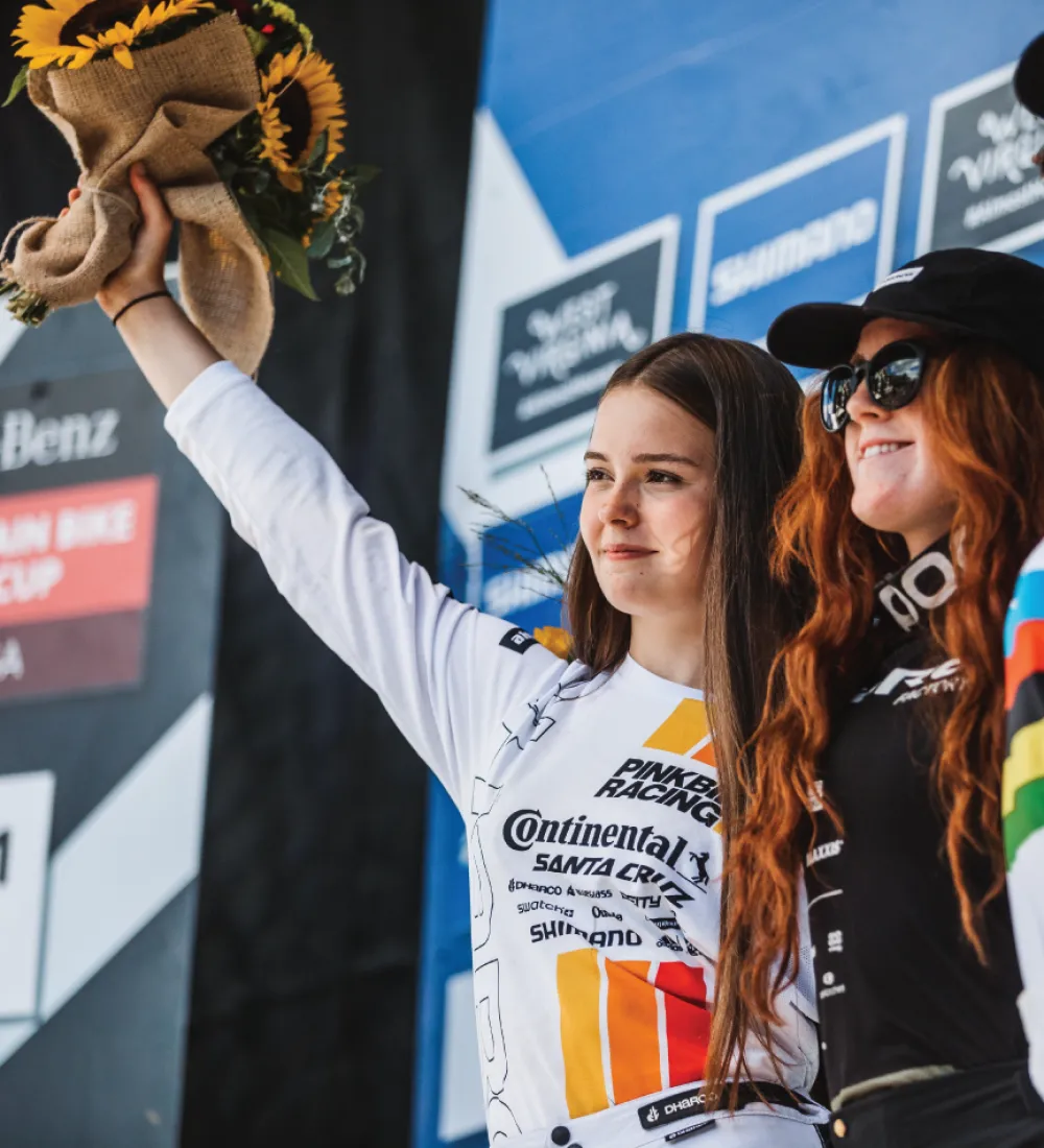 DHaRCO Tops*Womens Gravity Jersey | Pinkbike Team Replica White