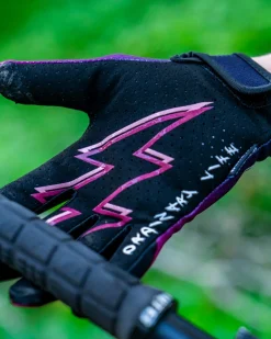DHaRCO Gloves*Womens Race Glove | Cherry Dip